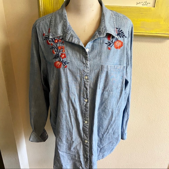 Old Navy Tops - Old navy chambray button front shirt embroidered